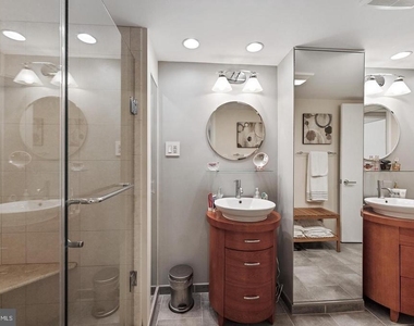 2609 Woodfern Court - Photo Thumbnail 24