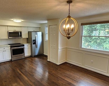 13592 Bentley Circle - Photo Thumbnail 5