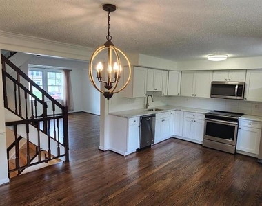 13592 Bentley Circle - Photo Thumbnail 4