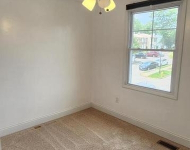13592 Bentley Circle - Photo Thumbnail 10