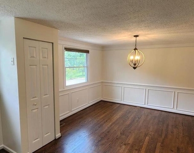 13592 Bentley Circle - Photo Thumbnail 6