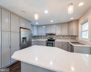 7108 Ordway Road - Photo Thumbnail 5