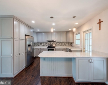 7108 Ordway Road - Photo Thumbnail 4