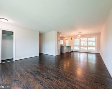 7108 Ordway Road - Photo Thumbnail 2