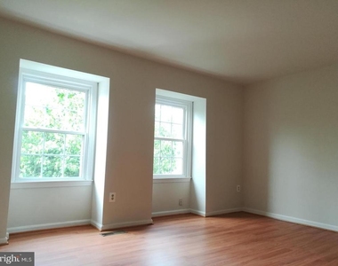3055 Hickory Grove Court - Photo Thumbnail 7