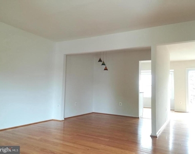 3055 Hickory Grove Court - Photo Thumbnail 4