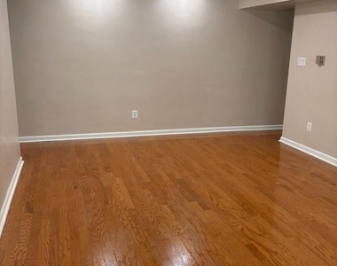 3330 Spring Lane - Photo Thumbnail 11