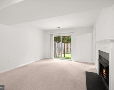 7369 Rhondda Drive - Photo Thumbnail 4