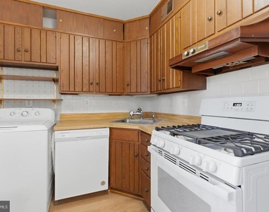 1813 Olmstead Drive - Photo Thumbnail 6