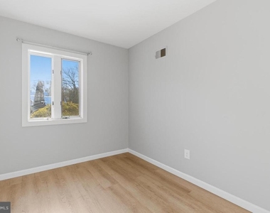 1813 Olmstead Drive - Photo Thumbnail 12