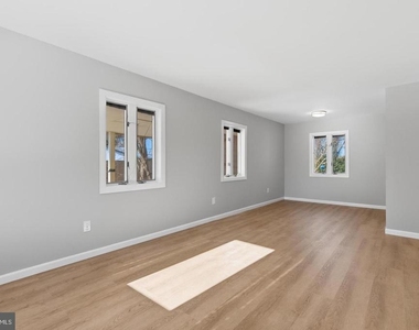 1813 Olmstead Drive - Photo Thumbnail 2