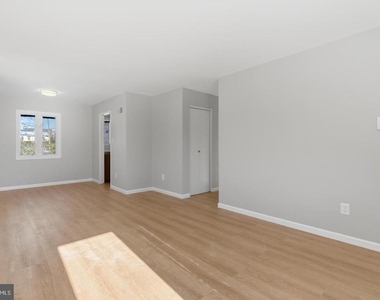 1813 Olmstead Drive - Photo Thumbnail 3