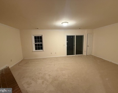 8915 Grandstaff Court - Photo Thumbnail 14
