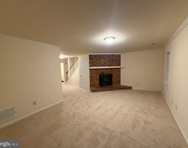 8915 Grandstaff Court - Photo Thumbnail 15
