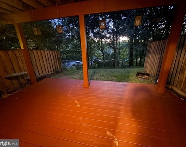 8915 Grandstaff Court - Photo Thumbnail 16