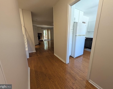 8241 Clifton Farm Court - Photo Thumbnail 4