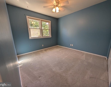 8241 Clifton Farm Court - Photo Thumbnail 17