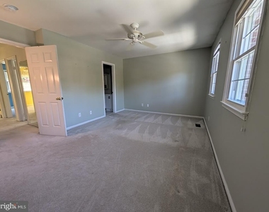 8241 Clifton Farm Court - Photo Thumbnail 26