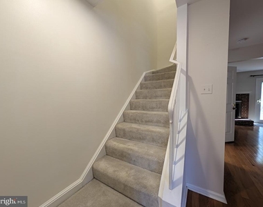 8241 Clifton Farm Court - Photo Thumbnail 12