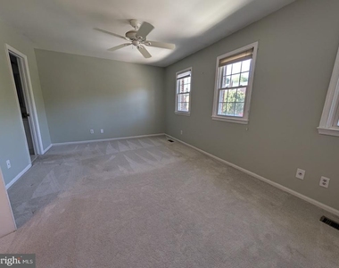 8241 Clifton Farm Court - Photo Thumbnail 25