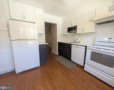 8241 Clifton Farm Court - Photo Thumbnail 3