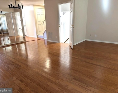 8241 Clifton Farm Court - Photo Thumbnail 6