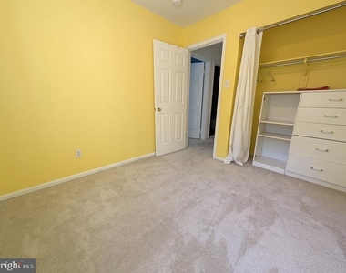 8241 Clifton Farm Court - Photo Thumbnail 16