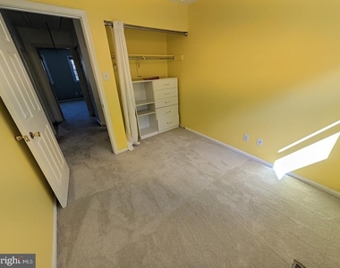 8241 Clifton Farm Court - Photo Thumbnail 15