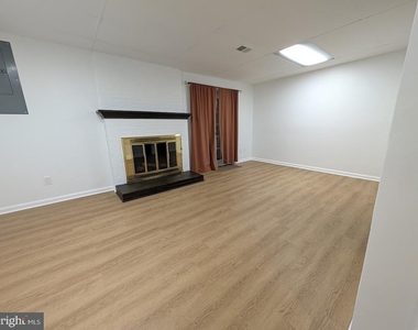 8241 Clifton Farm Court - Photo Thumbnail 33