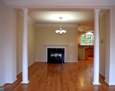 4475 Monmouth Street - Photo Thumbnail 7