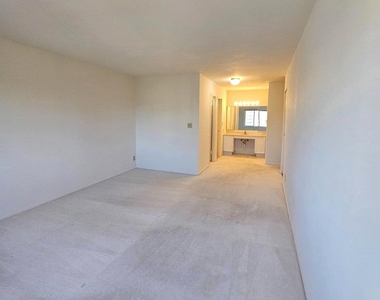 8340 Greensboro Drive - Photo Thumbnail 17
