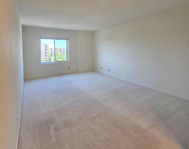 8340 Greensboro Drive - Photo Thumbnail 18