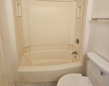 8340 Greensboro Drive - Photo Thumbnail 28