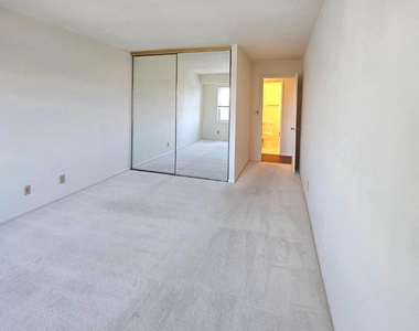 8340 Greensboro Drive - Photo Thumbnail 25