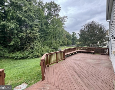 8470 Clover Leaf Drive - Photo Thumbnail 20