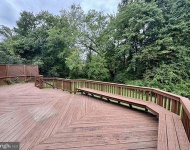 8470 Clover Leaf Drive - Photo Thumbnail 21