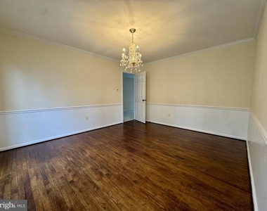 8470 Clover Leaf Drive - Photo Thumbnail 8