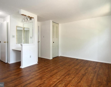 8335 Windfall Road - Photo Thumbnail 15