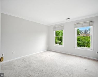 10189 Castlewood Lane - Photo Thumbnail 15