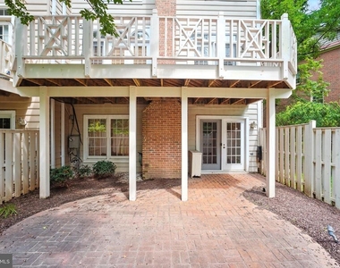 10189 Castlewood Lane - Photo Thumbnail 10