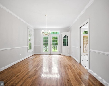 10189 Castlewood Lane - Photo Thumbnail 2