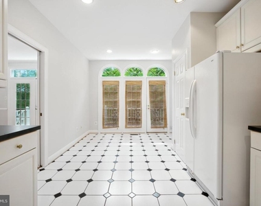 10189 Castlewood Lane - Photo Thumbnail 12