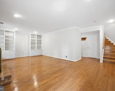 10189 Castlewood Lane - Photo Thumbnail 6