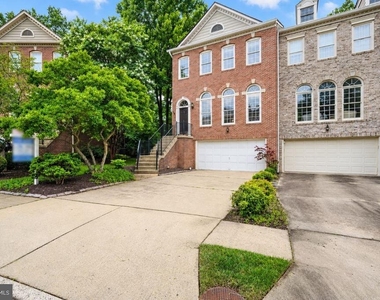 10189 Castlewood Lane - Photo Thumbnail 1