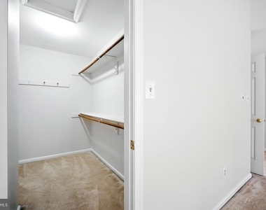 10189 Castlewood Lane - Photo Thumbnail 25