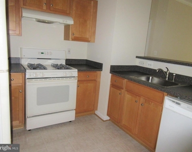 5109 Travis Edward Way - Photo Thumbnail 11