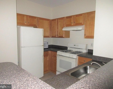 5109 Travis Edward Way - Photo Thumbnail 8