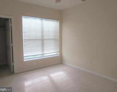 5109 Travis Edward Way - Photo Thumbnail 2