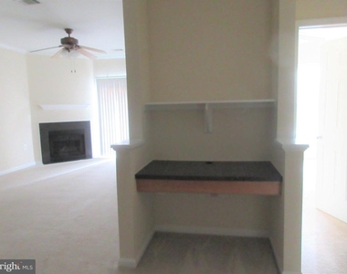 5109 Travis Edward Way - Photo Thumbnail 5