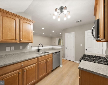 4510 Superior Square - Photo Thumbnail 12